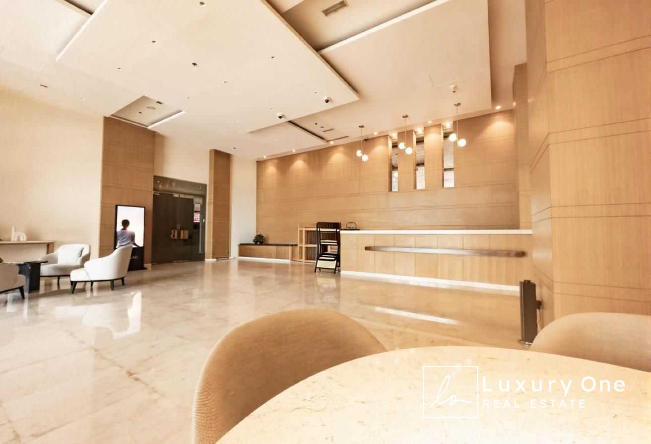 8 Boulevard Walk — image 3
