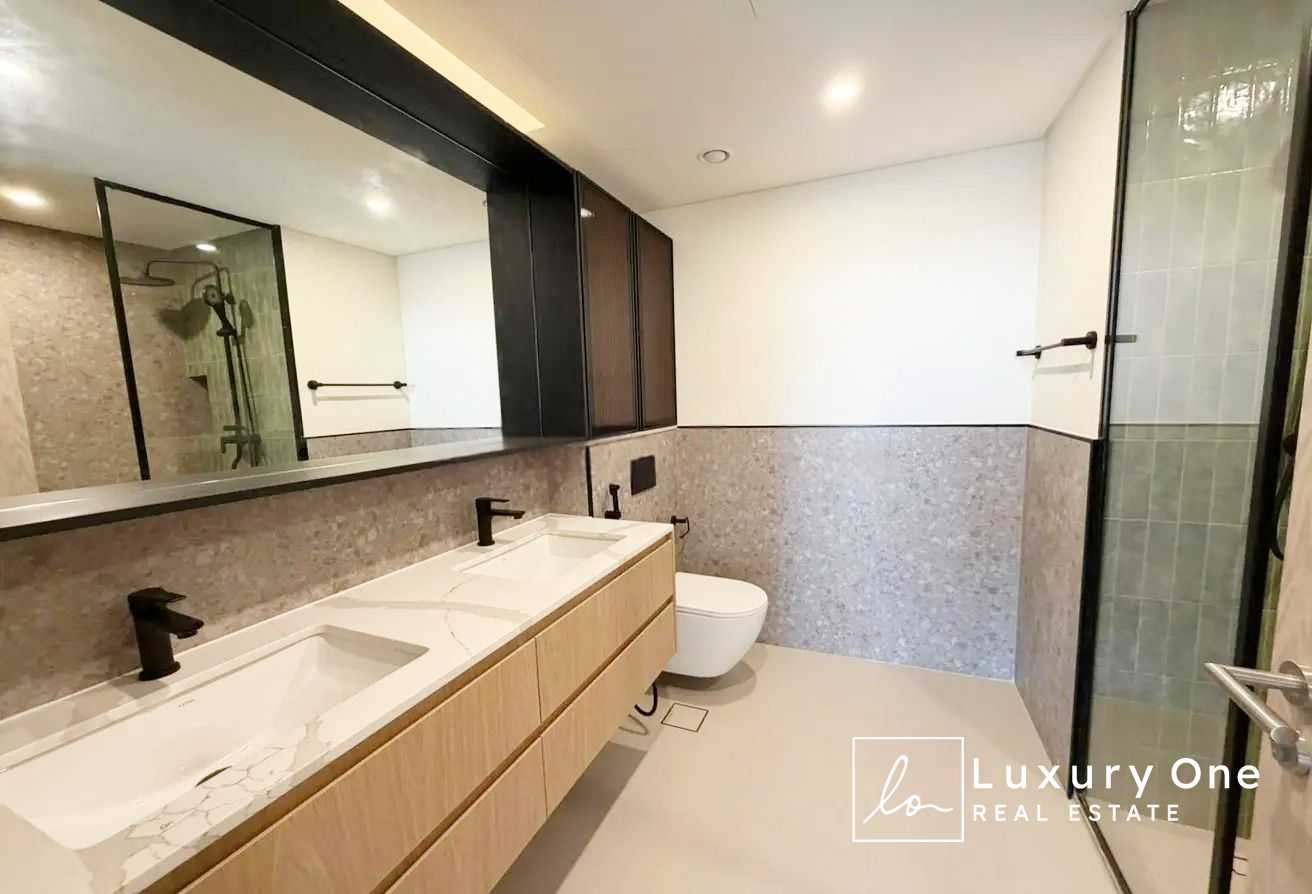 Hadley Heights — image 2